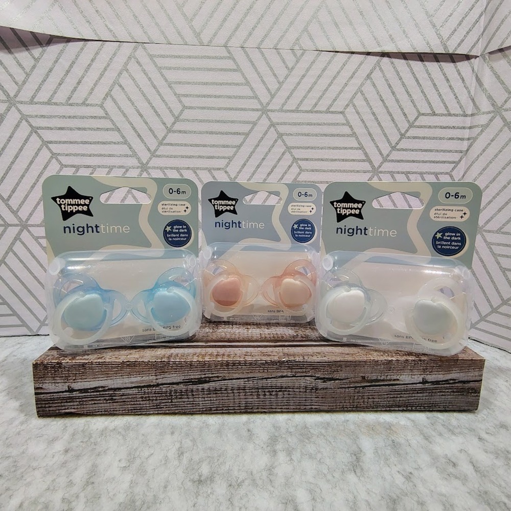 Tommee Tippee Nighttime Glow Pacifiers 0–6M BPA Free LOT OF‎ 3 (6 Total) NEW